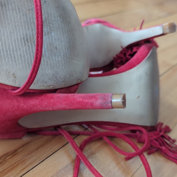 Steve Madden "Sassey" red fri de strappy heel - Picture 7 of 10